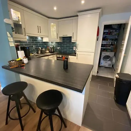 Ferienhaus Charming 3 Bedroom In With A Garden *