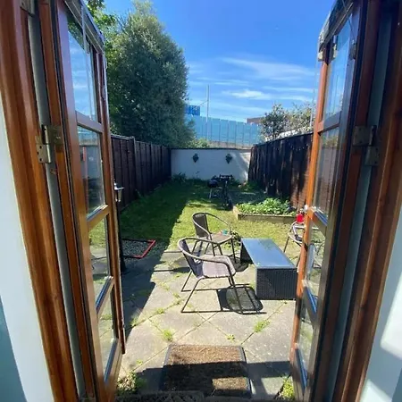 Charming 3 Bedroom In With A Garden Dublin